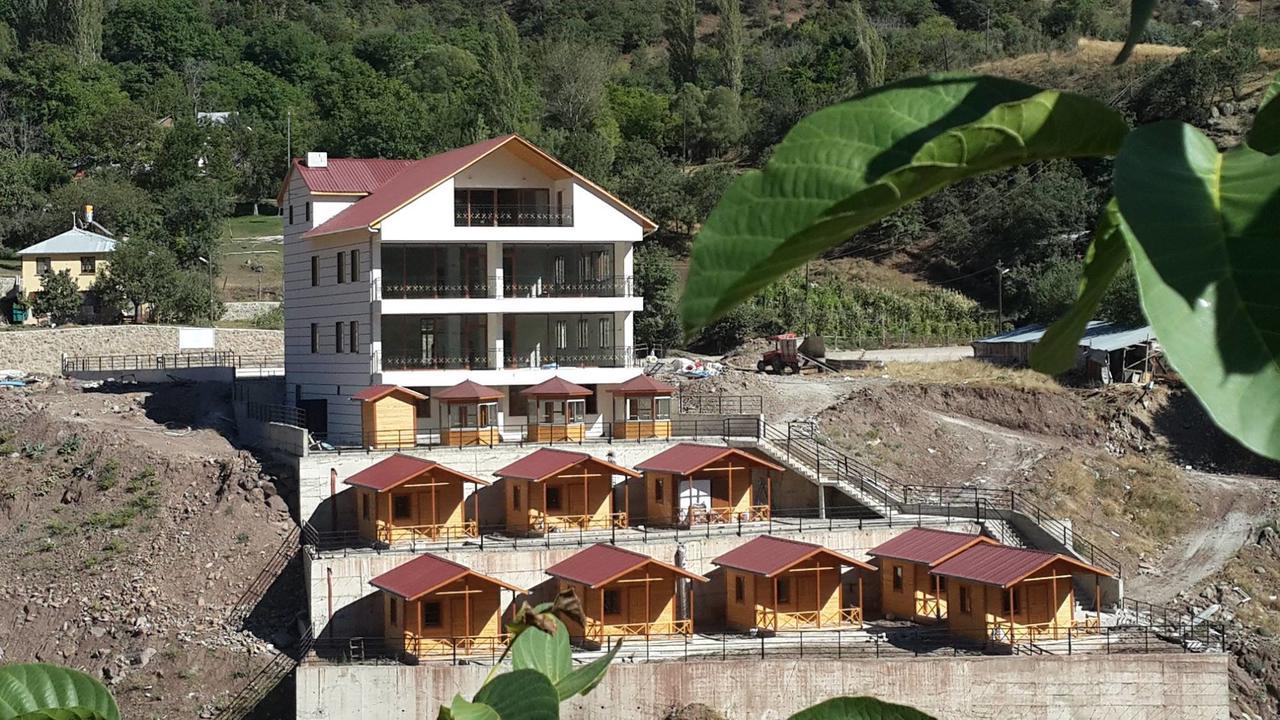 Karsi Bahce Hotel Sebinkarahisar Esterno foto