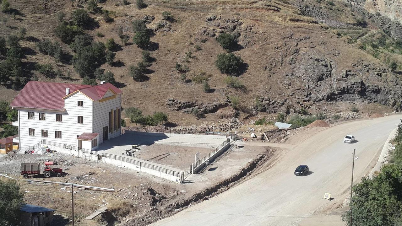 Karsi Bahce Hotel Sebinkarahisar Esterno foto